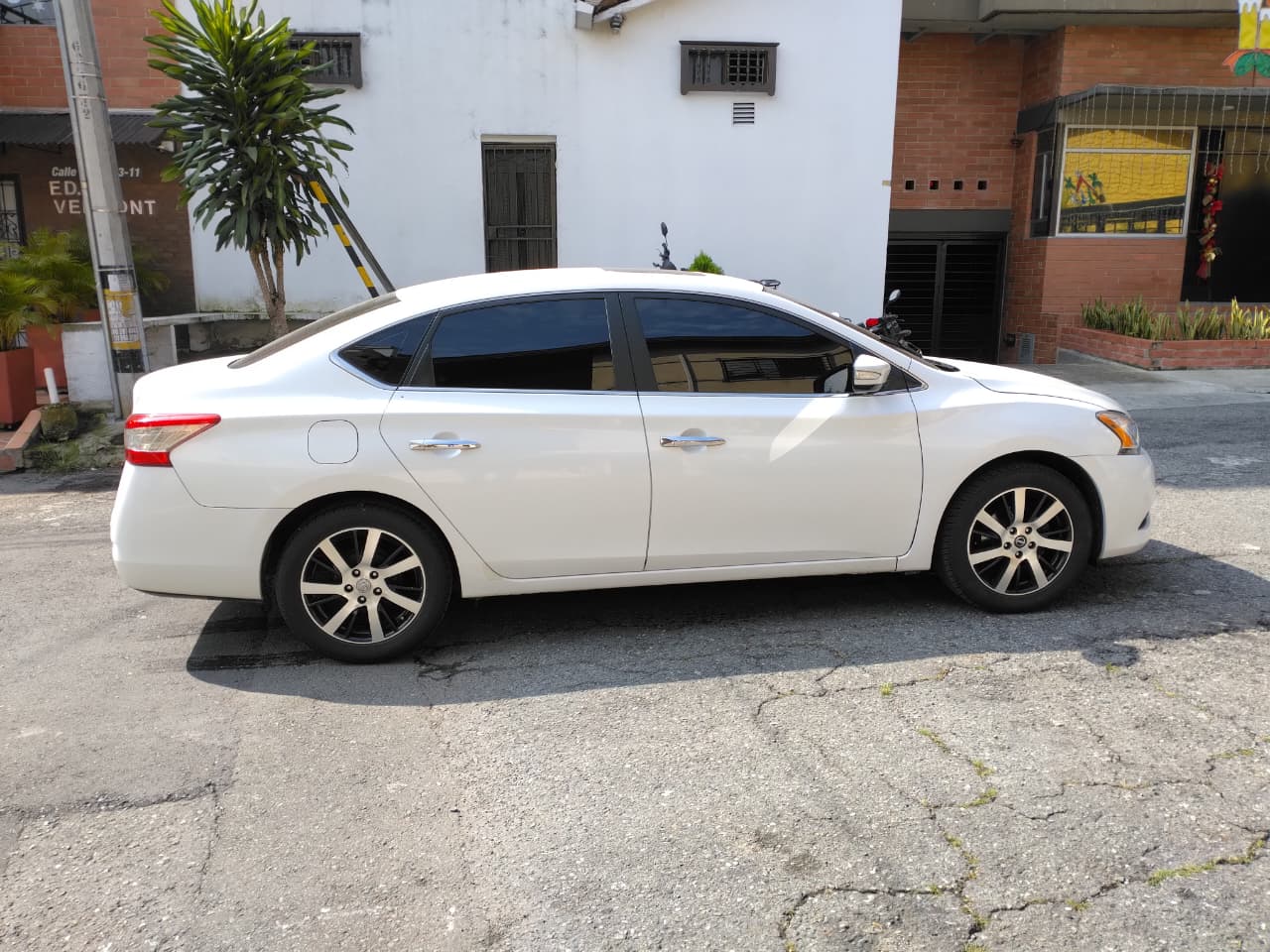 Nissan Sentra B17 2016 1800CC 129000Km - Image 6