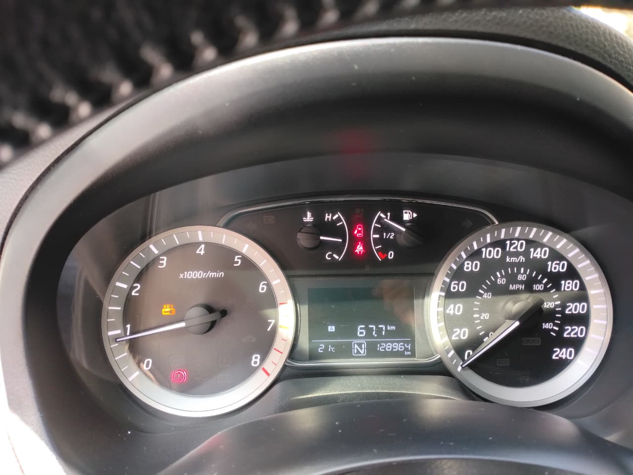 Nissan Sentra B17 2016 1800CC 129000Km - Image 3